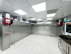 Chestnut Avenue (D23), Retail #552753791